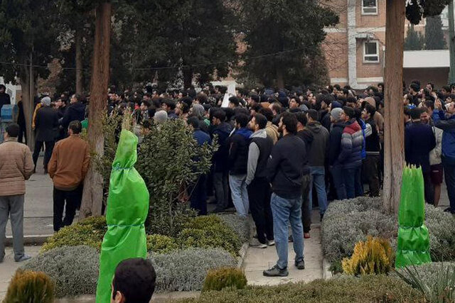 ویدیو/ از قتل در کوی دانشگاه تا برخورد با نیروهای خودسر ویدیو/ از قتل در کوی دانشگاه تا برخورد با نیروهای خودسر