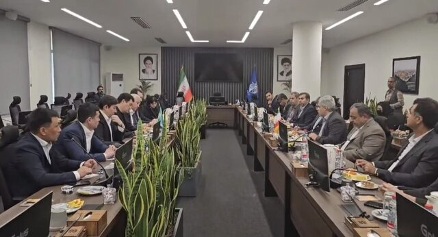 بازدید یک مقام ارشد قزاقستان از بندر شهید رجایی بندر عباس بازدید مقام ارشد قزاقستان از بندر شهید رجایی بندر عباس