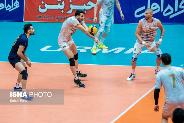 عکس تزئینی است حمایت از ورزش زنجان در ایستگاه «شعار» متوقف میشود