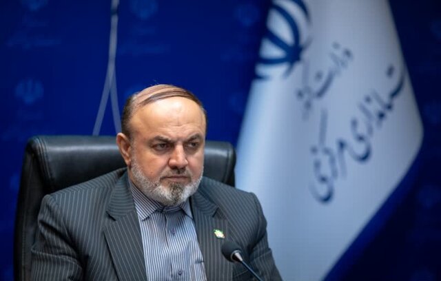 دشمن در موضوعاتی نظیر سوخت و نان برنامه دارد دشمن در موضوعاتی نظیر سوخت و نان برنامه دارد