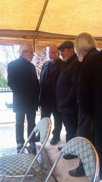 دلنوشتهای برای شاپور عظیمی همزمان با خاکسپاریش