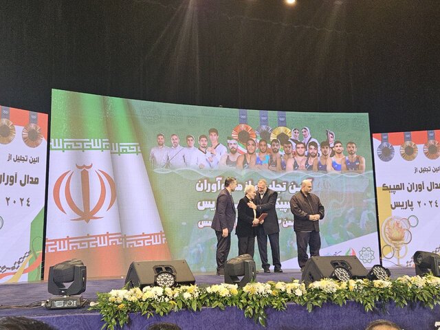 برای توسعه ورزش و کشف استعدادهای ورزشی تلاش میکنیم