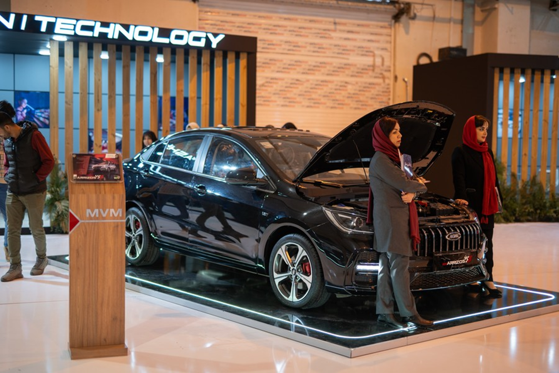 امویام در نمایشگاه کرمان؛ آغازی فصلی جدید با ایکس 77