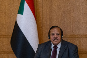 علی یوسف احمد الشریف، وزیر خارجه سودان در نشست خبری مشترک با سیدعباس عراقچی، وزیر خارجه ایران