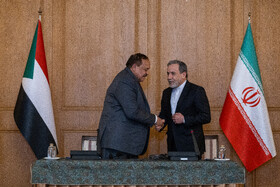نشست خبری مشترک سیدعباس عراقچی، وزیر خارجه ایران و علی یوسف احمد الشریف، وزیر خارجه سودان