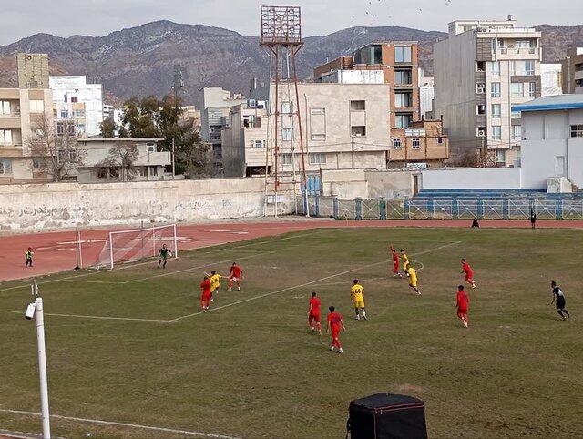 استهلاک تیمها در لیگ دسته سوم بسیار بیشتر است/ توجه به تیمهای پایه استان ضروری است