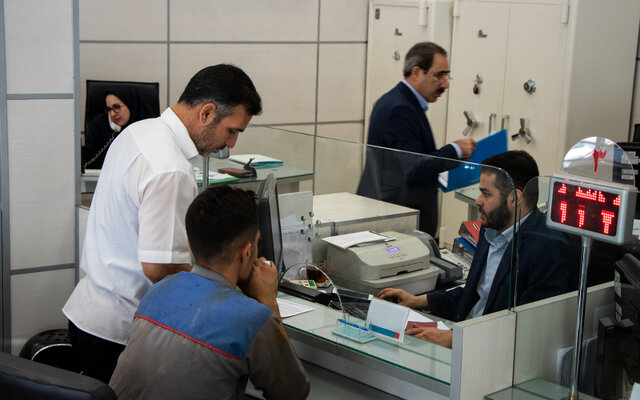 فردا فعالیت بانکها مطابق روال روزهای عادی برقرار است فردا فعالیت بانکها مطابق روال روزهای عادی برقرار است