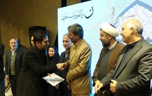 برگزیدگان پنجمین جشنواره مطبوعات و خبرگزاریها در استان اردبیل برگزیدگان پنجمین جشنواره مطبوعات و خبرگزاریها در استان اردبیل