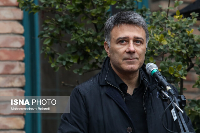 مراسم تشییع پیکر منوچهر والیزاده زیر باران برگزار شد