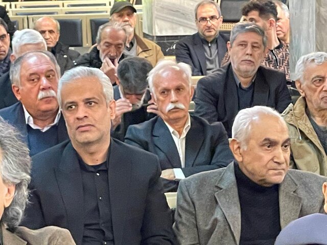 مراسم یادبود دوبلور قدیمی بلافاصله پس از تشییع منوچهر والیزاده