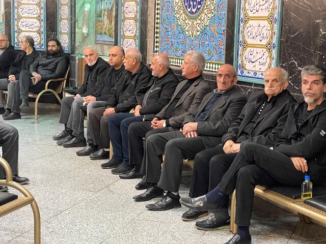 مراسم یادبود دوبلور قدیمی بلافاصله پس از تشییع منوچهر والیزاده