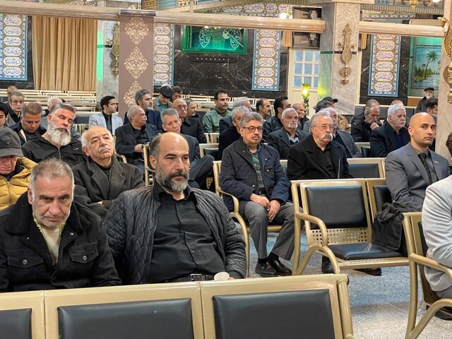 مراسم یادبود دوبلور قدیمی بلافاصله پس از تشییع منوچهر والیزاده