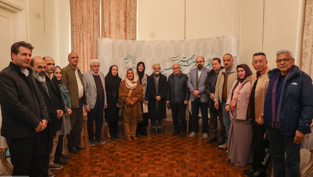 داوری آثار جشنواره فجر صنایع دستی آغاز شد داوری آثار جشنواره فجر صنایع دستی آغاز شد