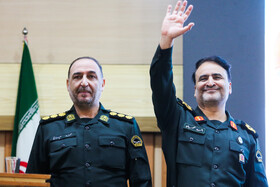 از راست سردار احمد نگهبان، جانشین پیشین فرمانده انتظامی خراسان رضوی و سرهنگ محمد چراغ، جانشین فرمانده انتظامی شهرستان مشهد