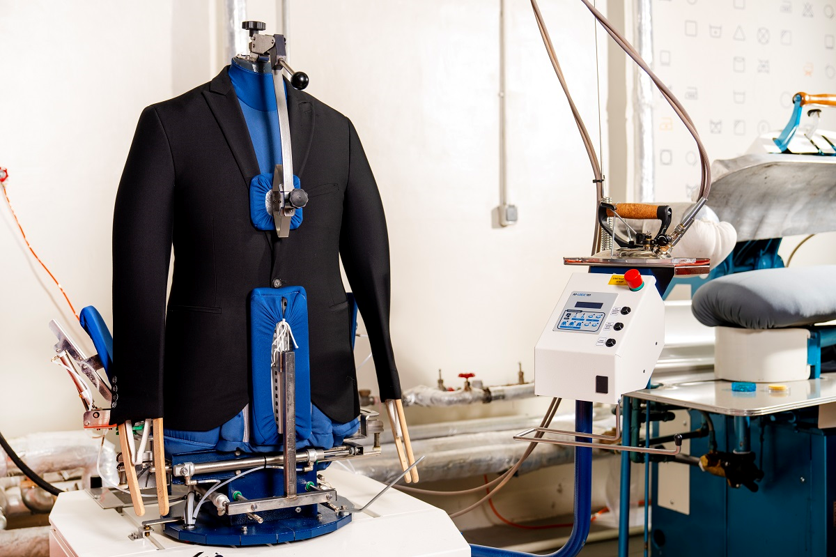 بررسی خشکشویی آنلاین اکتیو کلینرز، خدماتی منحصربهفرد از خشکشویی تمام اتوماتیک در تهران