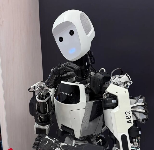 رباتهای انساننمای «آپولو» اولین گامهای خود را برمیدارند