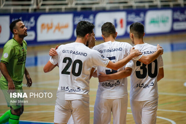 عکس: آرشیو کسب یک امتیاز فوتسالیستهای پردیس از تهران