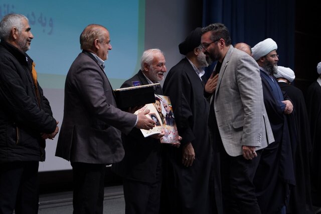 اگر از خاکریز فرهنگ دفاع نکنیم آن را از دست میدهیم