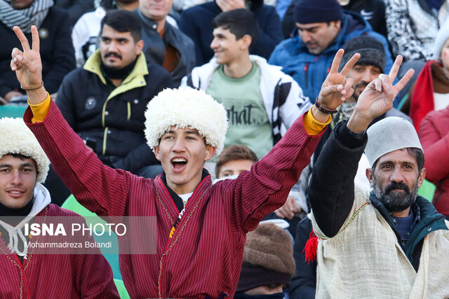 تصویر آرشیوی است. ویدیو/ گزارش ایسنا از حاشیههای پیش از داربی ۱۰۵