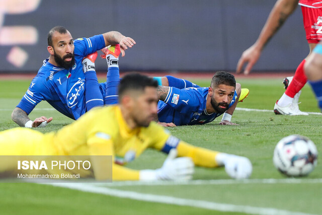 وضعیت ۴ استقلالی و ۲ پرسپولیسی/ ابهامات مهروز و «نه» طارمی!