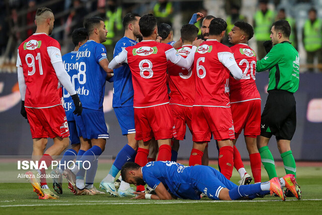 شکایت رسمی استقلال به داوری داربی شکایت رسمی استقلال به داوری داربی