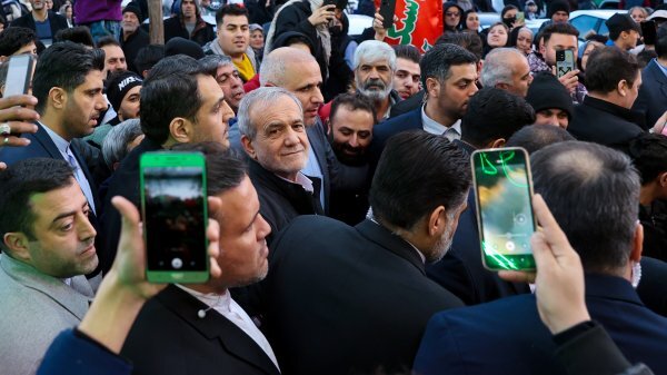 حضور سرزده دکتر پزشکیان در یکی از محلات شهرستان رباط کریم حضور سرزده دکتر پزشکیان در یکی از محلات شهرستان رباط کریم