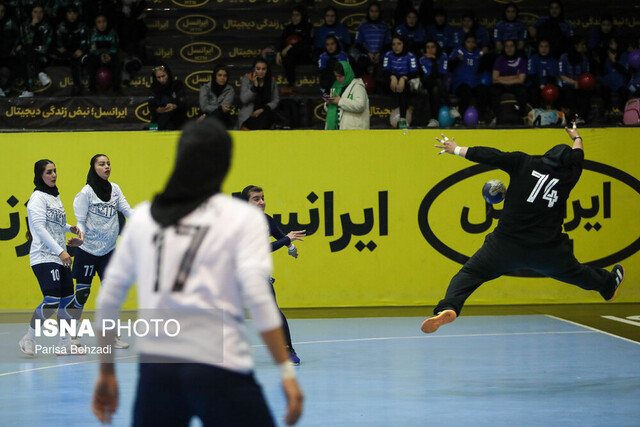 سپاهان، برنده بازی بزرگ هفته سوم لیگ برتر هندبال زنان/ دومین برد در کارنامه استقلال و بافق
