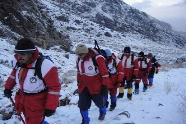 مفقود شدن ۶ کوهنورد در کردستان در پی وقوع بهمن/ اعزام  ۳ تیم عملیاتی هلال احمر به منطقه