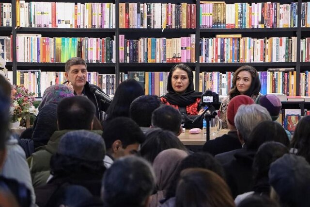 دومین رمان گلاره عباسی رونمایی شد دومین رمان گلاره عباسی رونمایی شد