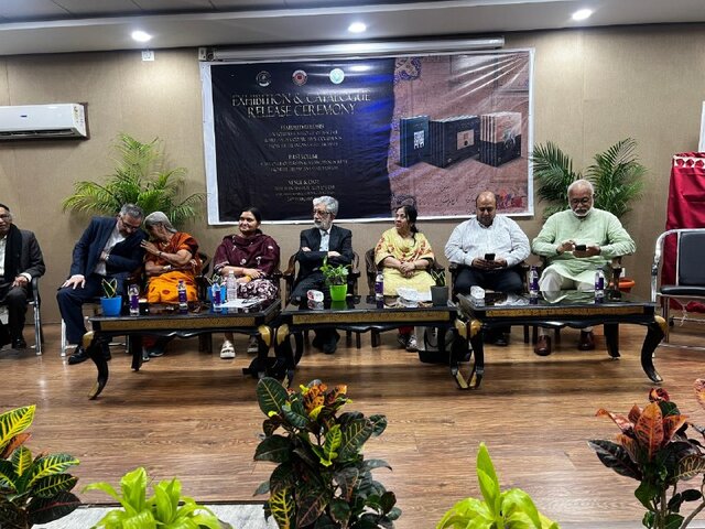 مجموعهای از نسخههای خطی رونمایی شد