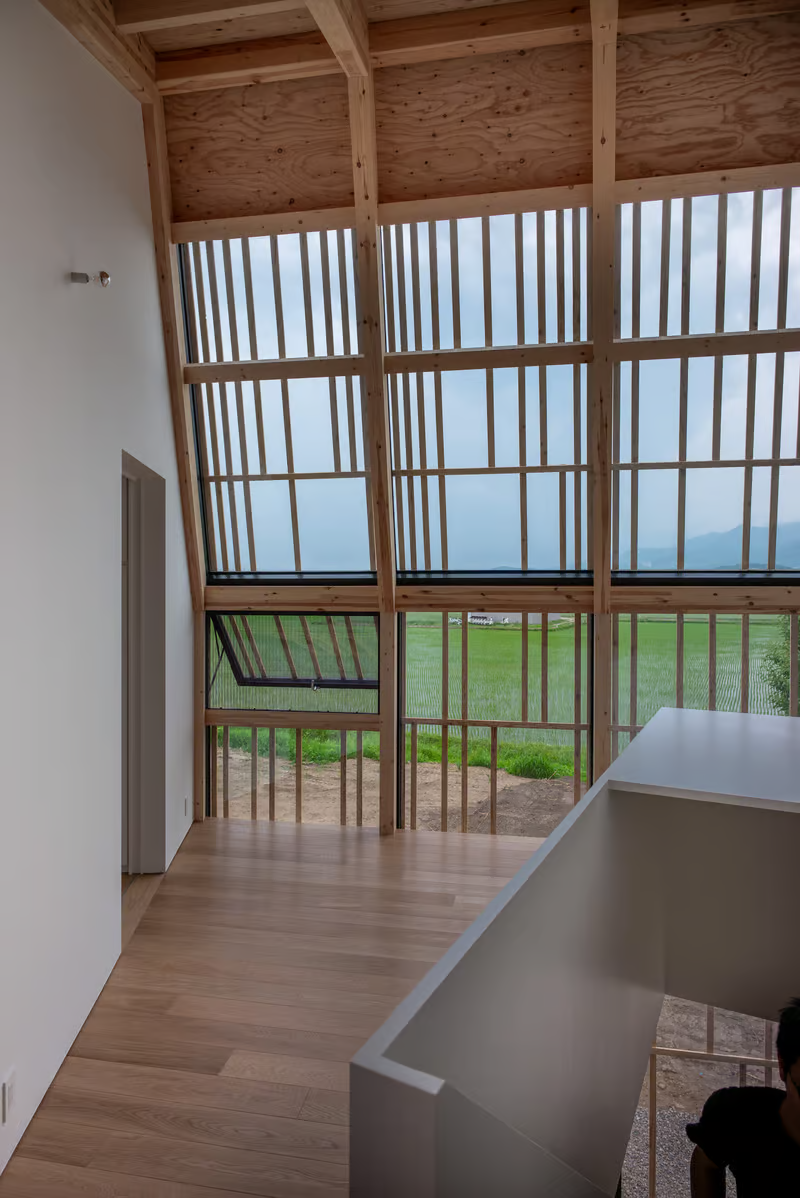 خانهای که دو برابر انرژی مورد نیازش را تولید میکند