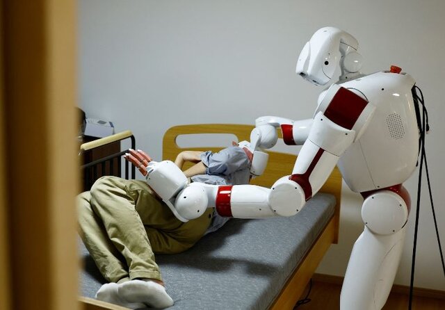 عکس: رویترز ژاپن احتمالا برای مراقبت از سالمندان از رباتهای هوش مصنوعی کمک میگیرد
