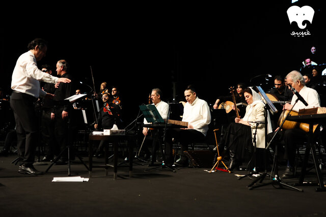 موسیقی کردستان شادی را میان مردم آورد/ آتش زنده کامکارها در شب زمستانی تهران   موسیقی کردستان شادی را میان مردم آورد/ آتش زنده کامکارها در شب زمستانی تهران