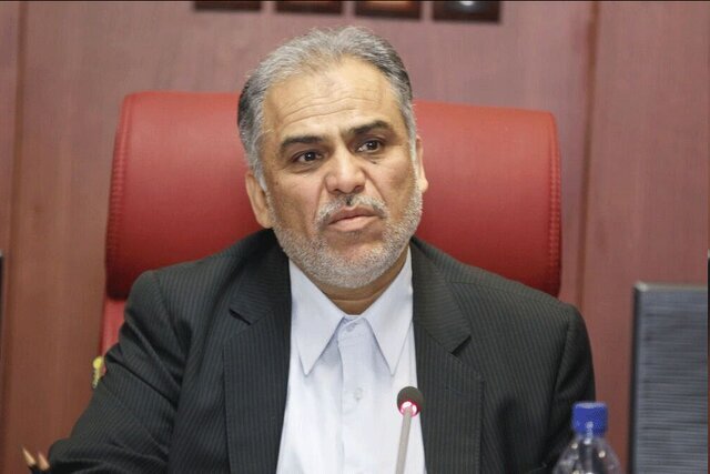 عارف: «رحمتالله اکرمی» خزانهدار بسیار محکم و استواری است عارف: «رحمتالله اکرمی» خزانهدار بسیار محکم و استواری است