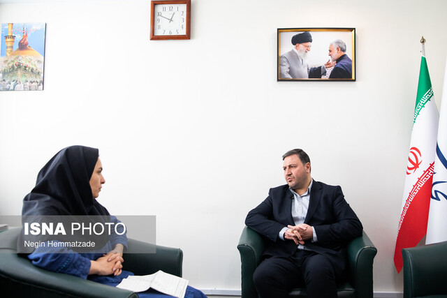 رشیدی: آوار اقتصاد دولتی از سر مردم برداشته شود/ حیات عدهای در حاشیهسازی است