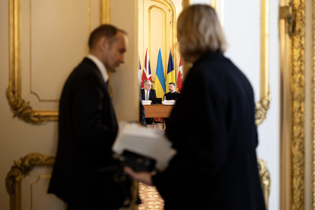 نشست لندن درباره اوکراین سرسپردگی اروپاییها به آمریکا، عامل تداوم بحران اوکراین