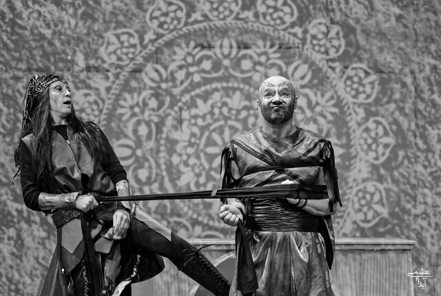 ادای دینی به وطن و زبان پارسی