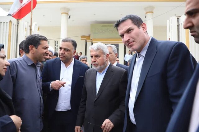 بازدید وزیر میراث فرهنگی از آثار تاریخی جیرفت؛ از اعتراضها تا وعدههای بازسازی بازدید وزیر میراث فرهنگی از آثار تاریخی جیرفت؛ از اعتراضها تا وعدههای بازسازی