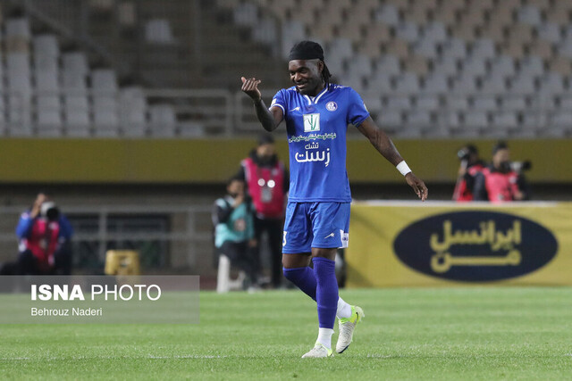 بیفوما: تلاش میکنم از بازیام لذت ببرم/برای سپاهان احترام قائلم و دوستانی در این تیم دارم بیفوما: تلاش میکنم از بازیام لذت ببرم/برای سپاهان احترام قائلم و دوستانی در این تیم دارم