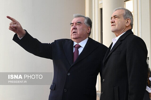 /۴فروردین/آماده/کولهبار «وفاق» در سفر به شمال و جنوب جهان