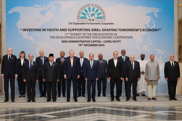 /۴فروردین/آماده/کولهبار «وفاق» در سفر به شمال و جنوب جهان