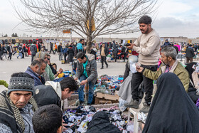 اهمیت این بازارهای موقت در مشهد تا آن‌جاست که حتی از شهرهای دیگر استان، بسیاری برای کسب درآمد به این شهر می‌آیند.