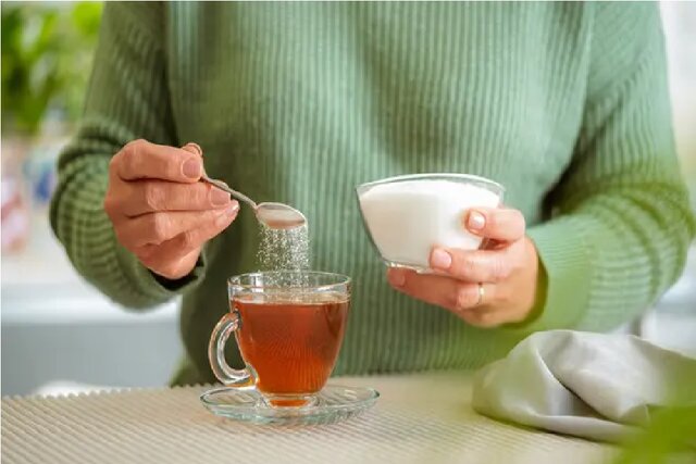 آیا شیرین کنندههای مصنوعی جایگزین سالمتری برای شکر هستند؟ آیا شیرین کنندههای مصنوعی جایگزین سالمتری برای شکر هستند؟