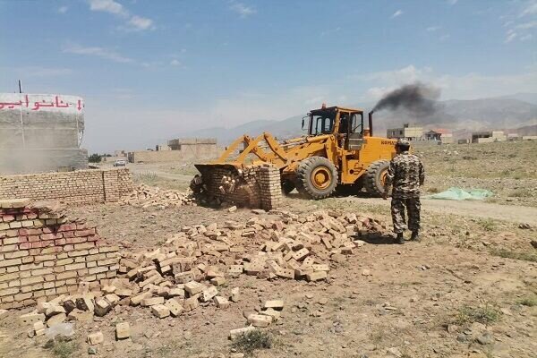 تصویر آرشیوی است خلع ید و رفع تصرف عدوانی ۴۱.۹ هکتار از اراضی ملی بروجرد