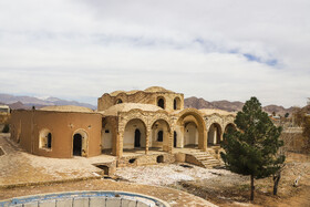 بیمارستان مرسلین مربوط به دوره قاجار است و در کرمان، خیابان باستانی پاریزی واقع شده، این اثر در آبان ۱۳۷۵ به‌عنوان یکی از آثار ملی ایران به ثبت رسیده است