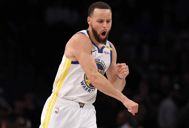 ببینید/پرتاب حیرت انگیز بسکتبالیست مشهور آمریکایی از عرض زمین ببینید/پرتاب حیرت انگیز بسکتبالیست مشهور آمریکایی از عرض زمین