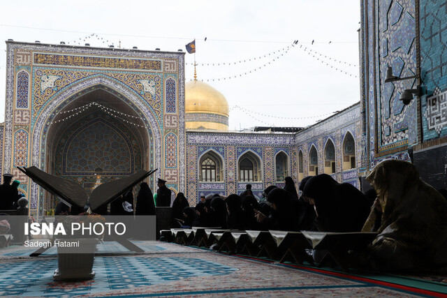 جزء خوانی قرآن کریم در مسجد گوهرشاد - مشهد