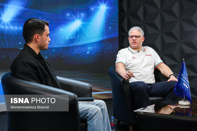 مانولوپولوس در ایسنا: برای تغییر فرهنگ بسکتبال ایران آمدهام/ مثل حدادی ۱۰۰ سال یک بار میآید