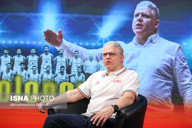 مانولوپولوس در ایسنا: برای تغییر فرهنگ بسکتبال ایران آمدهام/ مثل حدادی ۱۰۰ سال یک بار میآید