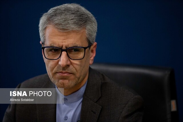 سخنگوی وزارت خارجه گر کوهها از جا کنده شوند، تو پابرجا باش!